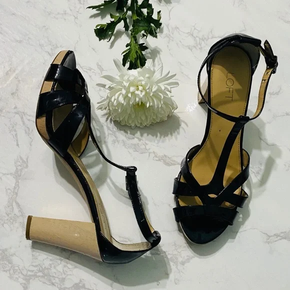 Ann Taylor Loft black strappy heeled sandals 7.5 - Picture 2 of 9